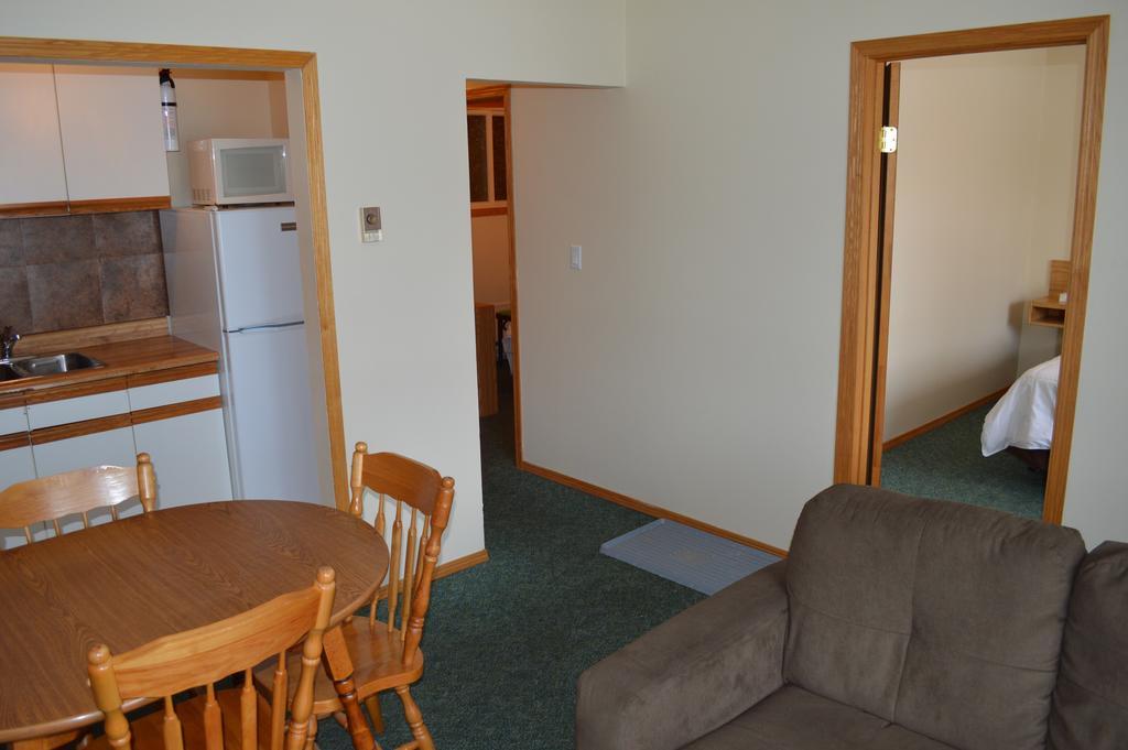 Motel Tyrol Radium Hot Springs Zimmer foto