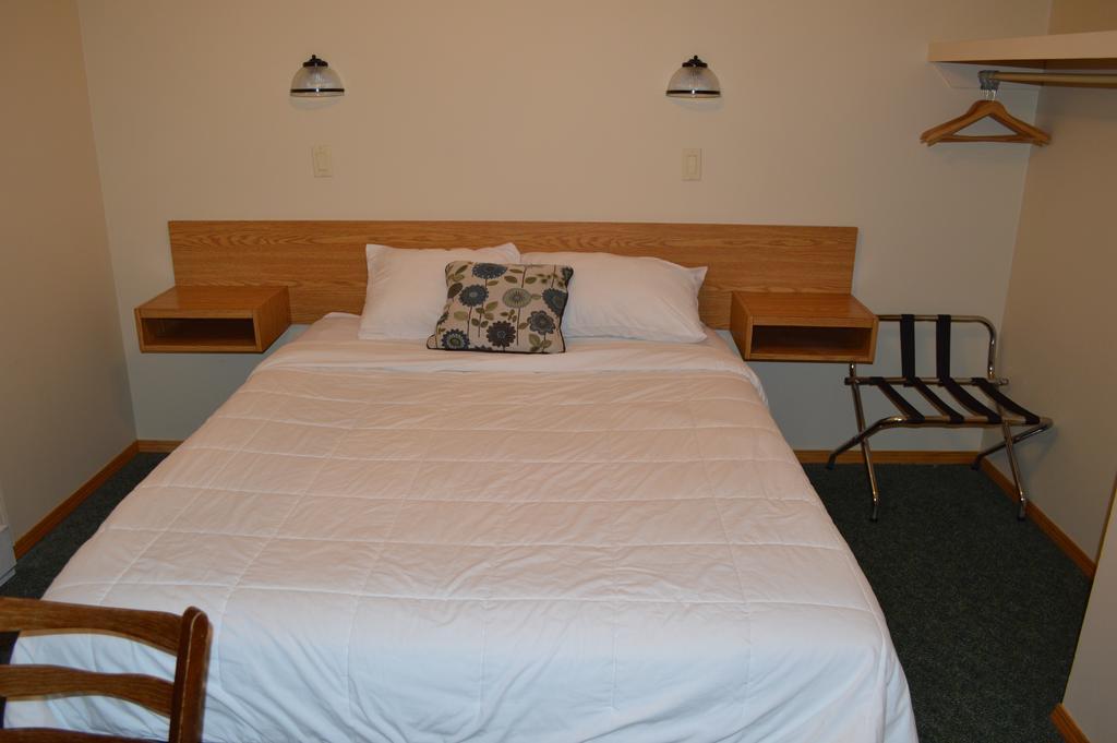 Motel Tyrol Radium Hot Springs Zimmer foto