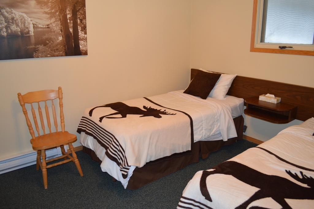 Motel Tyrol Radium Hot Springs Zimmer foto