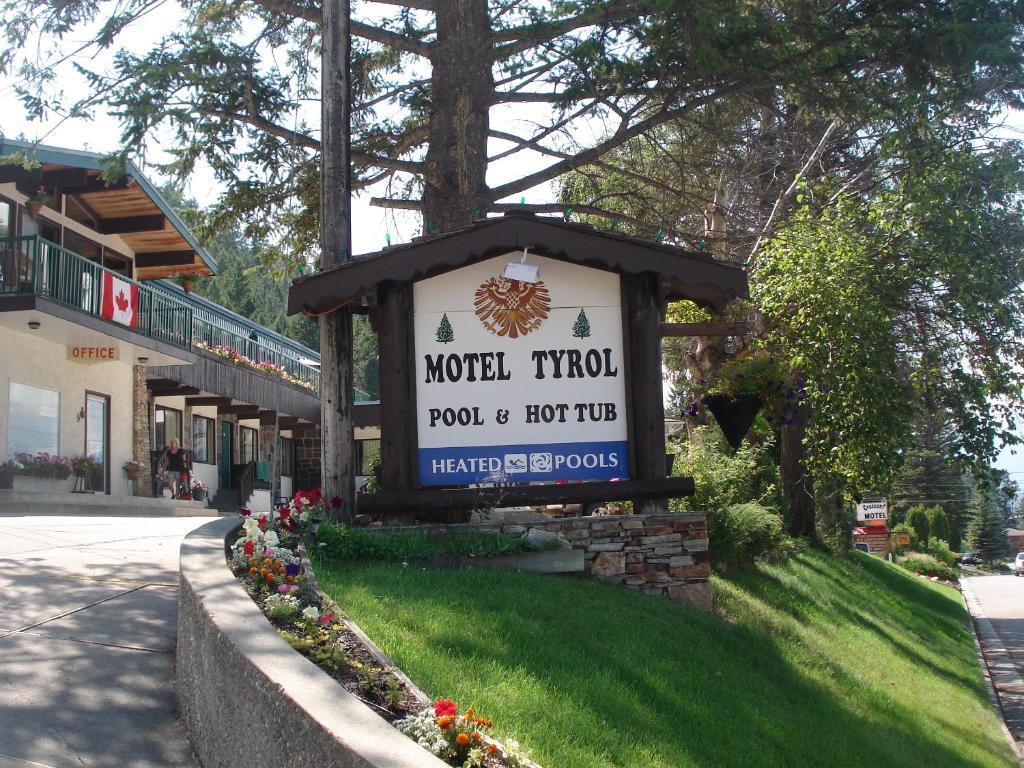 Motel Tyrol Radium Hot Springs Exterior foto